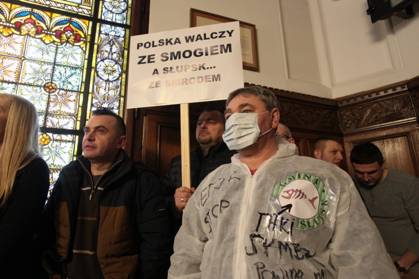 Przeciwnicy mączkarni na sesji Rady Miasta w Słupsku