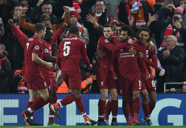 Piłkarze Liverpoolu i ich fani mają się z czego cieszyć. The Red prowadzą w Premier League, awansowali też do 1/8 finału Ligi Mistrzów