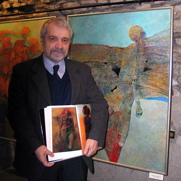Obrazy, o które walczy Piotr Dmochowski, można podziwiać na wystawie w Sanoku. Obraz, o którego zwrot ubiega się muzeum, dyr. Banach znalazł w albumie wydanym przez marchanda. 