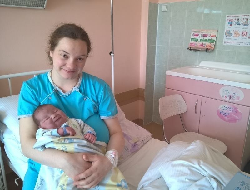 Ksawery przyszedł na świat w Świętochłowicach. Ma 5,7 kg....