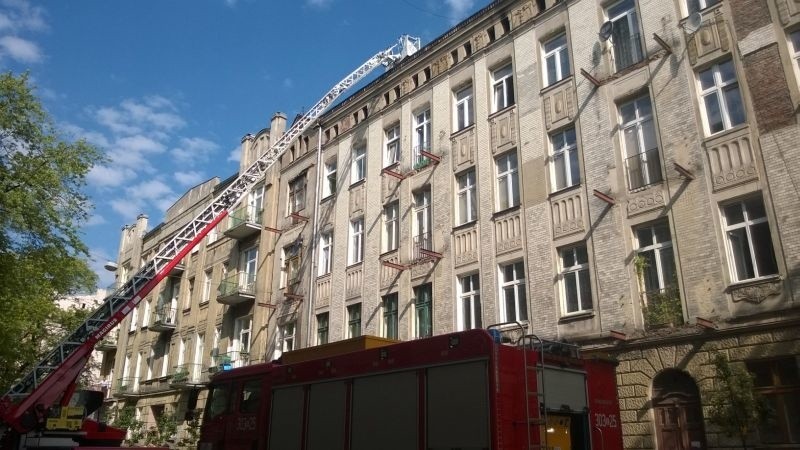 Pożar przy ul. Gdańskiej. Uwięzieni lokatorzy kamienicy! [zdjęcia]
