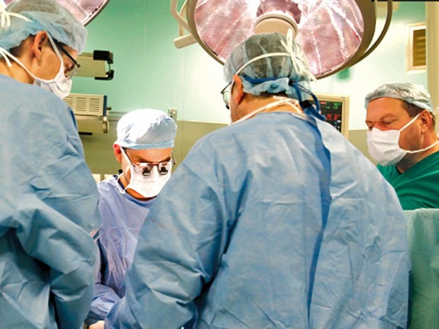 W ramach chirurgii jednego dnia wykonuje się m.in. operacje zaćmy. Na Podkarpaciu średni czas oczekiwania na zabieg wynosi obecnie 446 dni. W kolejce jest 16 tys. osób.