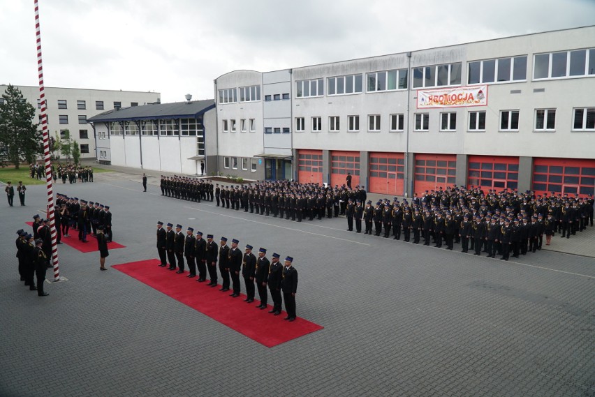 Ponad 270 strażaków dostąpiło promocji w Szkole Aspirantów w...