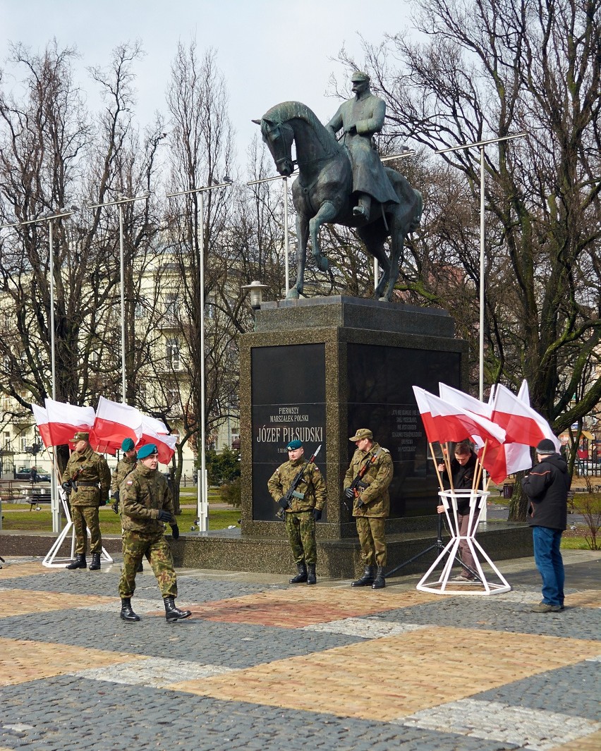 Obchody imienin Marszałka Piłsudskiego na placu Litewskim
