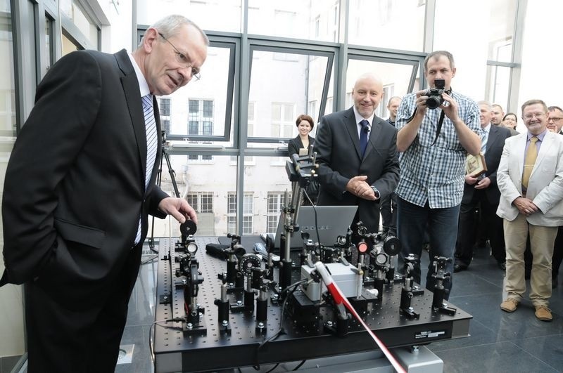 Toruń  UMK  otwarcie Centrum Optyki Kwantowej