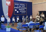 Uroczyste pasowanie pierwszaków i Dzień Edukacji Narodowej w Szkole Podstawowej w Słupczy. Zobaczcie zdjęcia