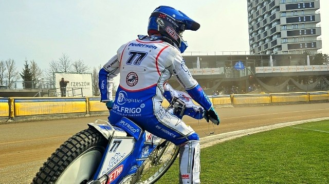 Nicki Pedersen przyjechał do Rzeszowa na treningi  i „przypomniał” sobie tutejszy tor. Wystarczyło mu kilka kółek i wykręcał najlepsze czasy. Co klasa, to klasa..