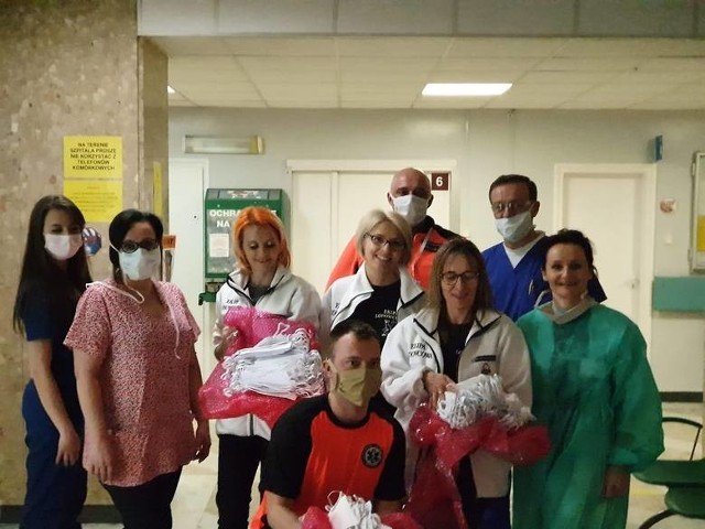 Członkowie Ekipy Lodowcowej przekazali uszyte maseczki między innymi Mazowieckiemu Szpitalowi Specjalistycznemu w Radomiu.