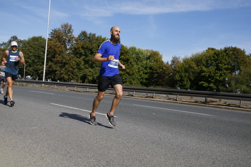 Uczestnicy Maratonu Warszawskiego 2018. Więcej zdjęć...