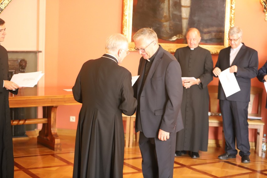 Kraków. Abp Marek Jędraszewski powołał proboszcza Katedry na Wawelu. Są też inne zmiany personalne w Archidiecezji Krakowskiej