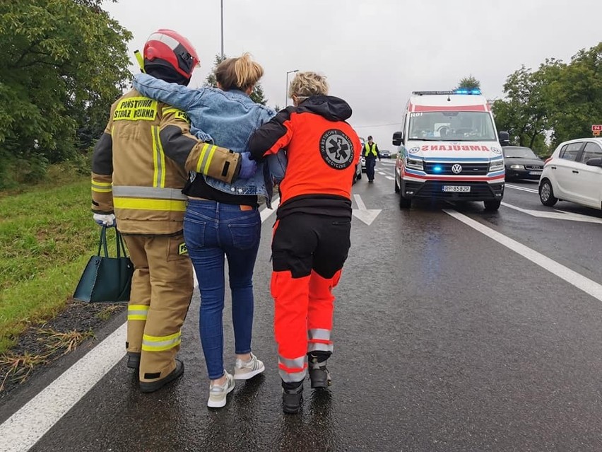 Wypadek w Nowosielcach w powiecie przeworskim. Ranne zostały dwie osoby [ZDJĘCIA]