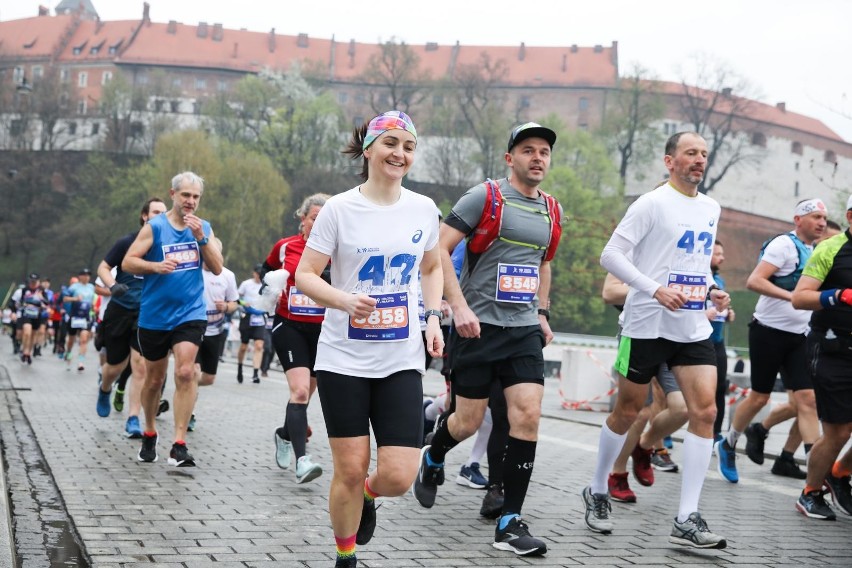 Udział w Cracovia Maratonie to wielka frajda dla biegaczy