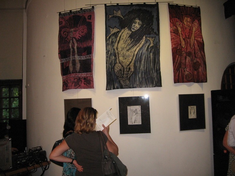 Interesującą wystawę batikow oglądać można do końca września