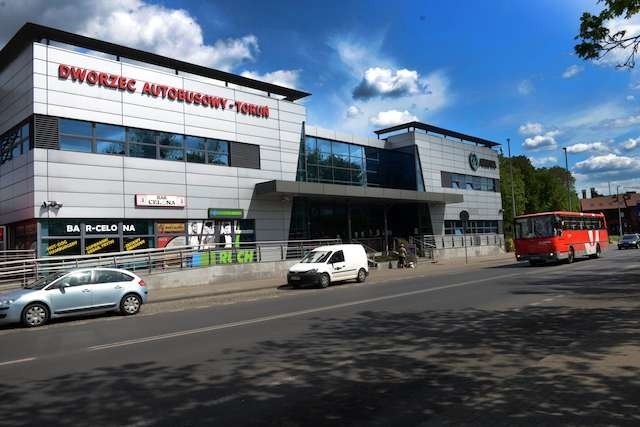 Dworzec autobusowy przy ul. Dąbrowskiego to jedna z kilku...