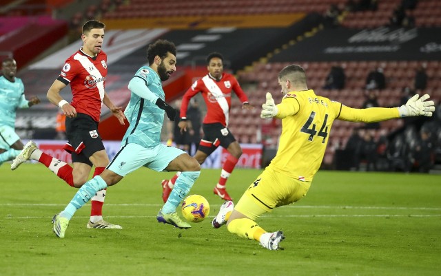 Dowieźli mimo naporu. Southampton pokonało Liverpool, solidny Jan Bednarek