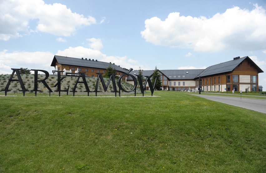 Hotel Arłamów, który znajduje się w powiecie bieszczadzkim...