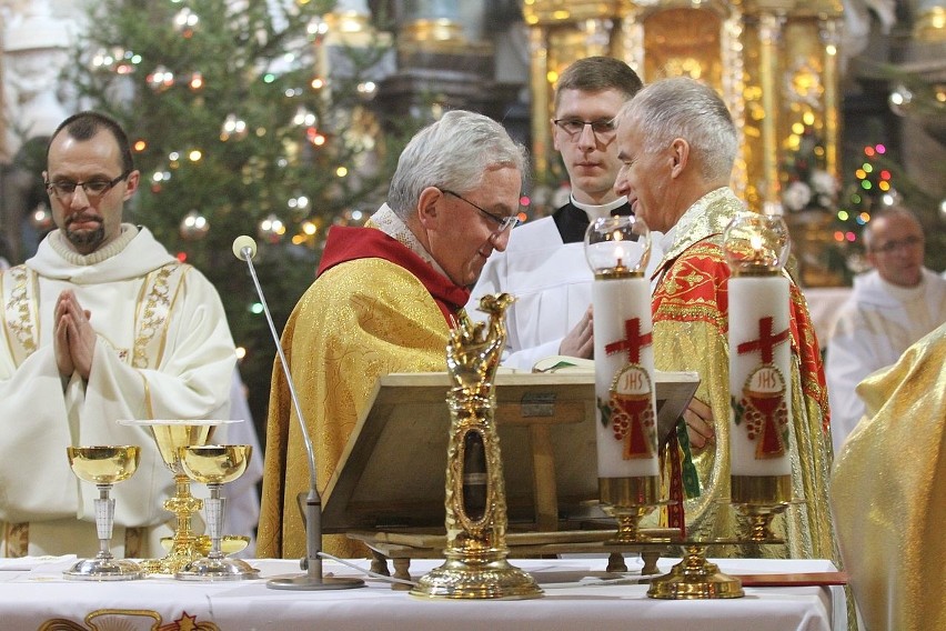 Błogosławiony Wincenty Kadłubek patronem Jędrzejowa. Mszę sprawował Nuncjusz Apostolski