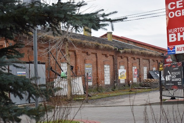 Na murach budynków przy ul. Kopernika w Kraśniku wydrapane są podpisy żołnierzy 24. Pułku Ułanów