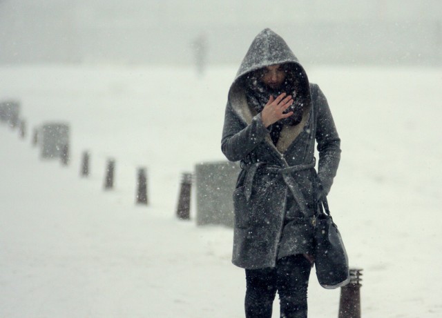W czwartek do Polski powróci zimowa aura, a opady śniegu przejdą przez niemal cały kraj.