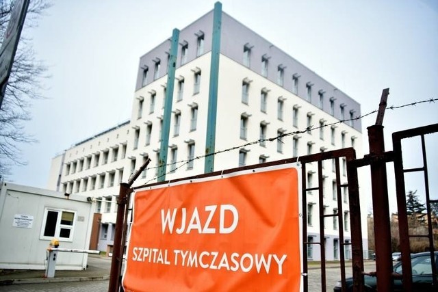 W szpitalu tymczasowym w Radomiu w poniedziałek rano było ponad 60 pacjentów z COVID-19. Tam są leczeni chorzy w lżejszym stanie.