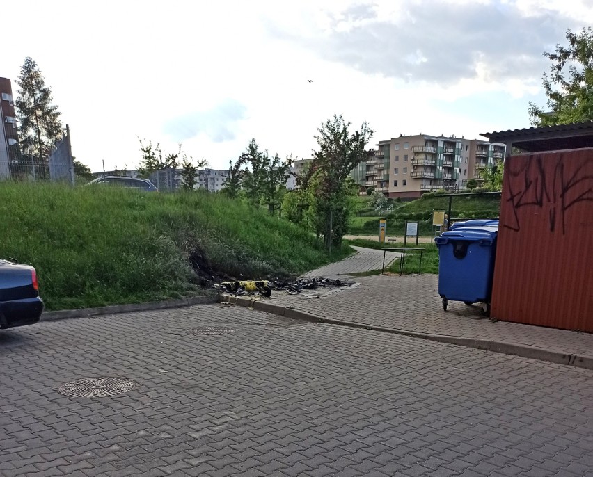 Akty wandalizmu przy ul. Kaskadowej w Lublinie. Mieszkańcy boją się tam parkować
