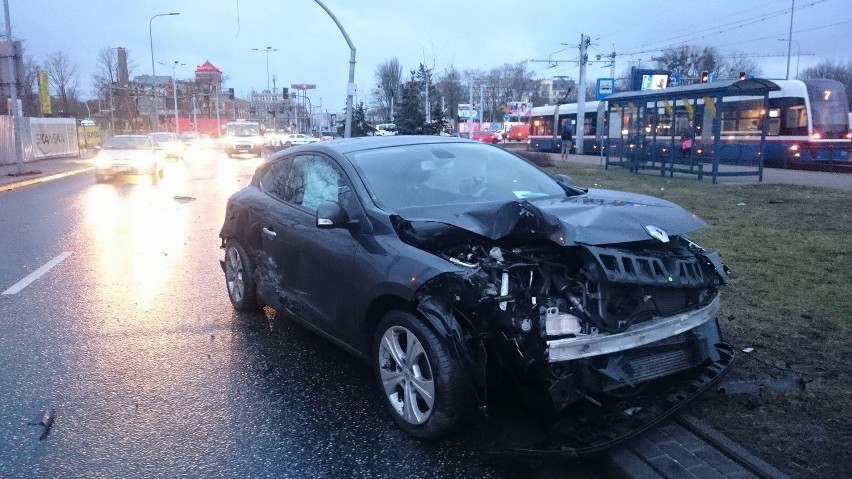 Groźny wypadek przy rondzie Fordońskim w Bydgoszczy