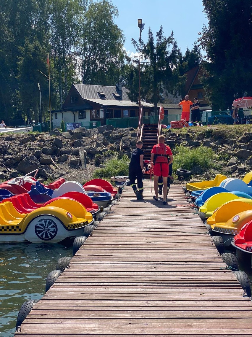 Jezioro żywieckie. Zaginięcie dziecka na Wilczym Jarze. Resuscytacja na plaży. Wybuch na przystani. Spokojnie, to tylko ćwiczenia