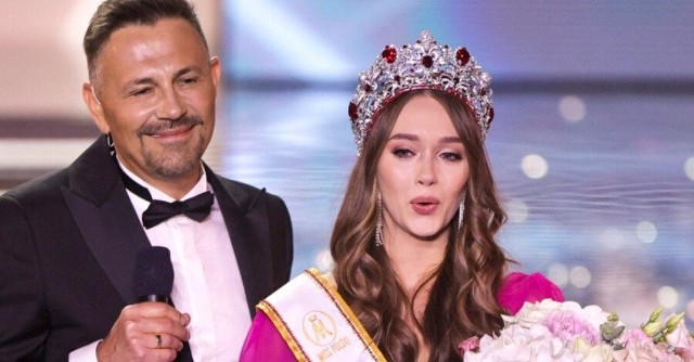 Za nami finałowa gala wyborów Miss Polski 2022. Najpiękniejszą kobietą w Polsce okazała się Aleksandra Klepaczka z Bukowca! Sprawdźcie, co wydarzyło się podczas ostatniego dnia Festiwalu Piękna 2022, który odbywał się w Amfiteatrze Parku Strzeleckiego w Nowym Sączu.