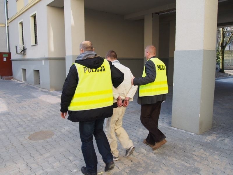 Policjanci zatrzymali sprawcę fałszywego alarmu bombowego w...