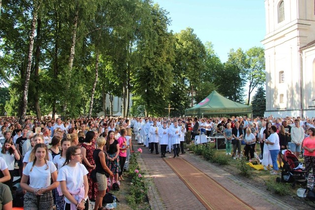 23 czerwca uroczystą Mszą św. zakończyła się XXXIX Piesza Pielgrzymka Różanostocka. Do Sanktuarium dotarło tysiące osób, w większości ludzi młodych.