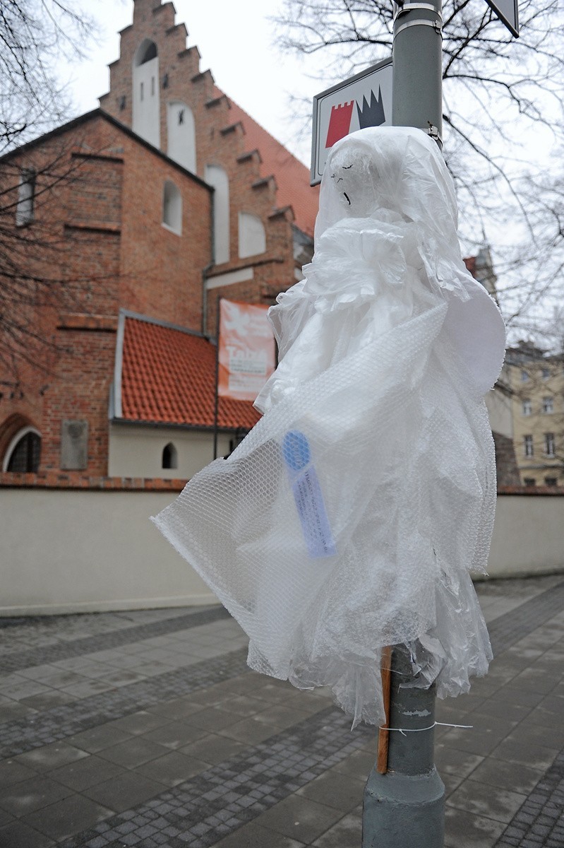 Anioły na Śródce! Na skwerach, placach, moście