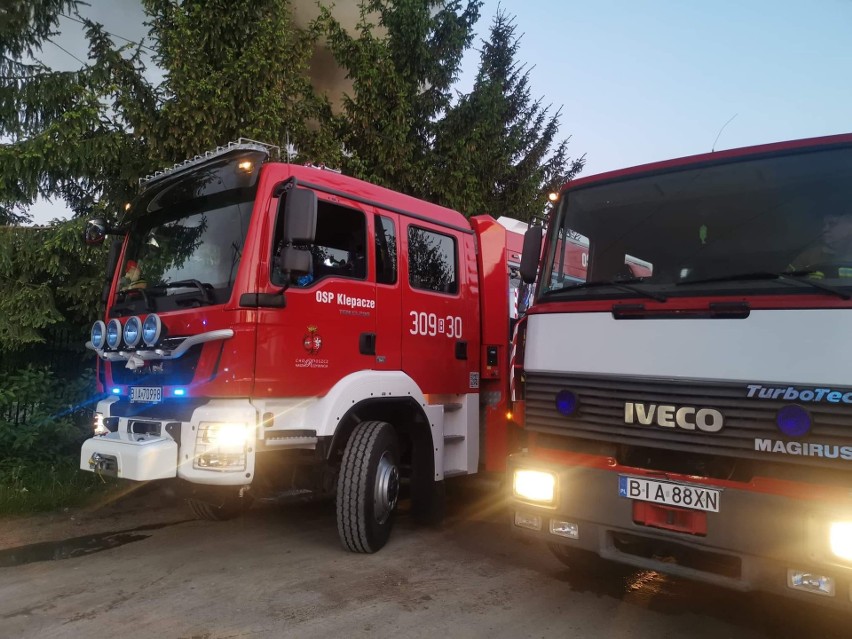 Pożar w Krupnikach. Palił się dom jednorodzinny i garaż