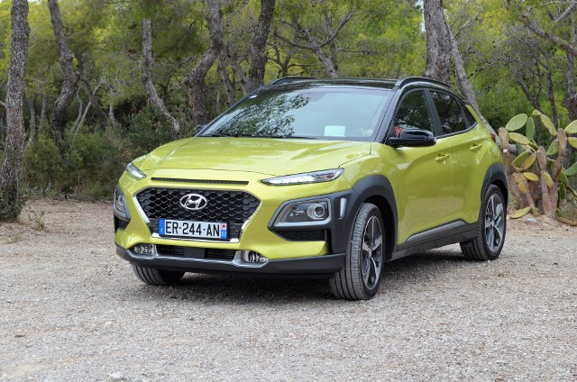 Hyundai Kona - testWbrew pozorom uterenowiony Hyundai Kona nie jest bliźniakiem Kii Stonic, choć z pewnością będzie przyciągał podobne grono nabywców.fot. Michał Kij