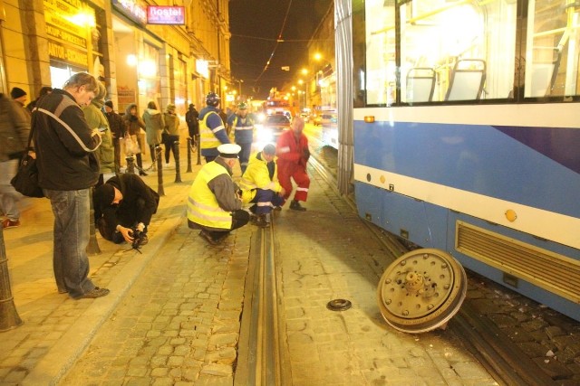 Wykolejenie tramwaju na Kołłątaja, 21.03.2016