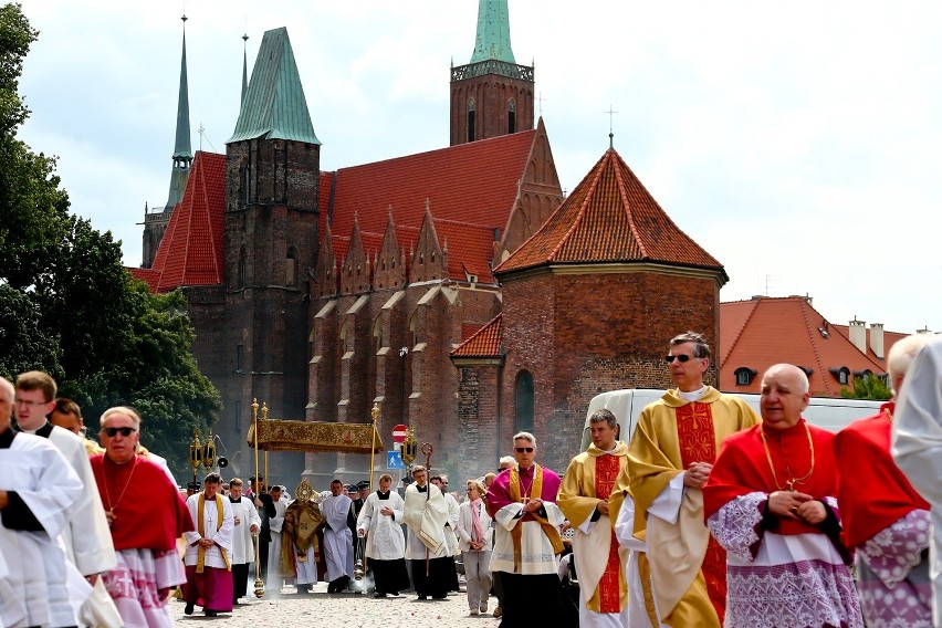 Boże Ciało 2015 wypada w czwartek 04.06.2015