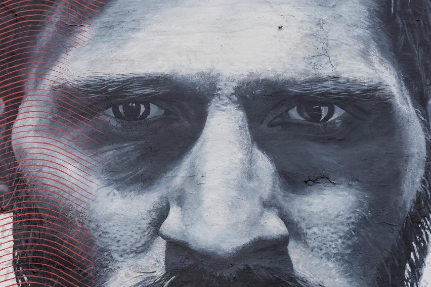 Mural reklamowy "oczy Messiego" na ulicach Warszawy w 2018...