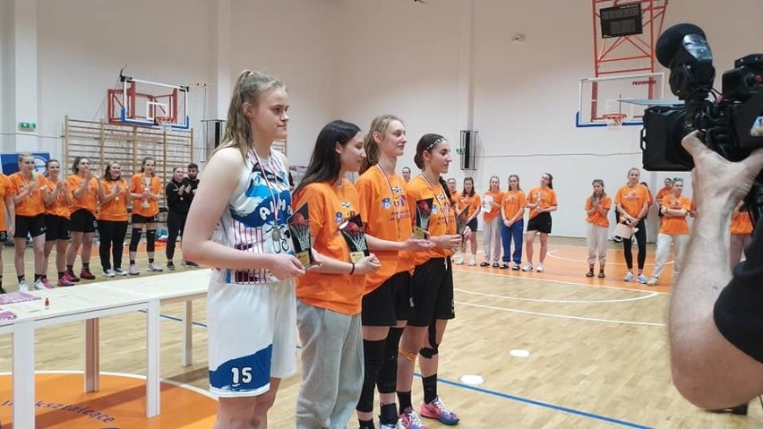 Koszykarki z Aleksandrowa Łódzkiego najlepsze w kraju! Zdobyły złoto podczas ogólnopolskiego turnieju. ZDJĘCIA