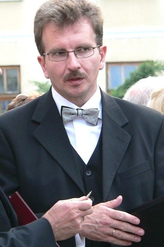 Grzegorz Kielesiński stracił fotel dyrektora Buskiego Samorządowego Centrum Kultury.