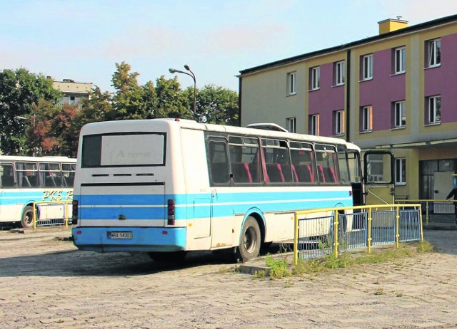 Działki, na których znajdują się perony dworca autobusowego w Zwoleniu zostały sprzedane przez PKS. Co dalej z dworcem?