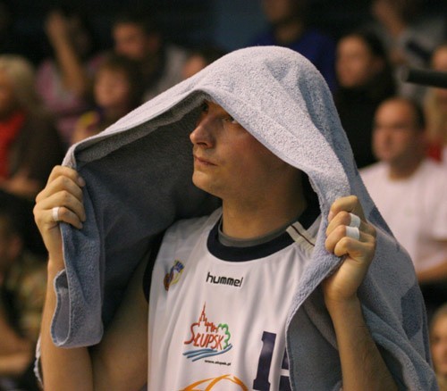 Czarni Slupsk przegrali z Turowem Zgorzelec 64: 68.