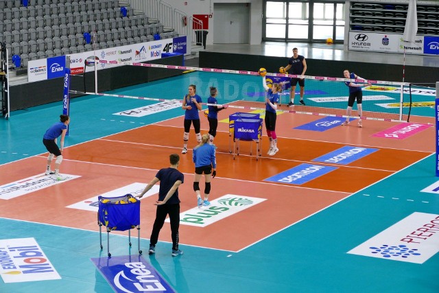 Siatkarki Moya Radomki Radom ćwiczą na treningach przed meczami z Rysicami Rzeszów.