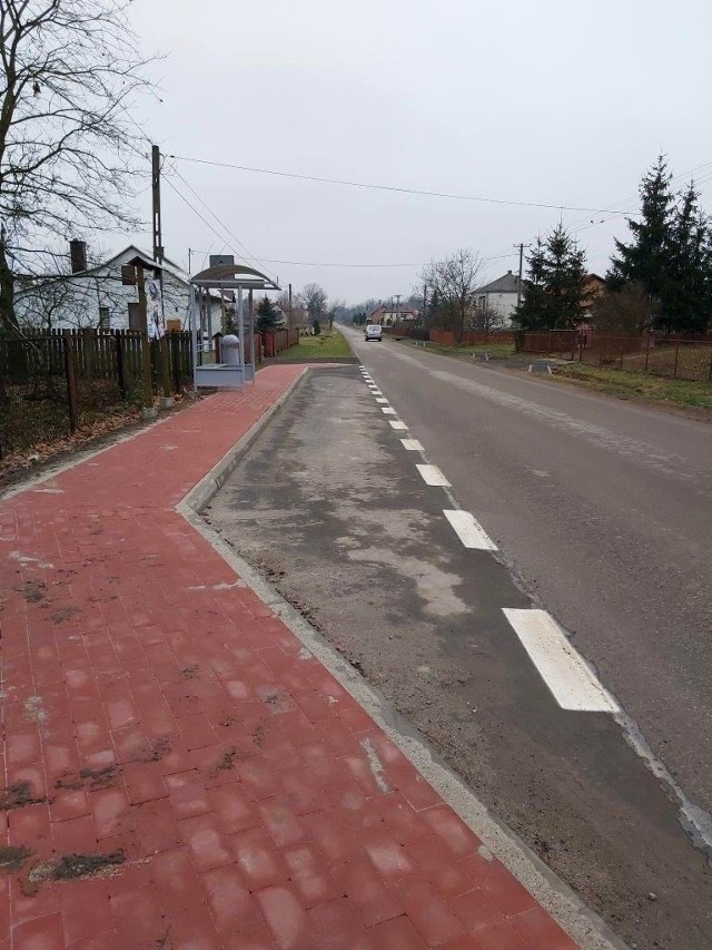 Przebudowana droga w Jacie Zalesiu na  długości kilometra