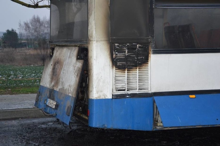 W autobusie zapalił się silnik