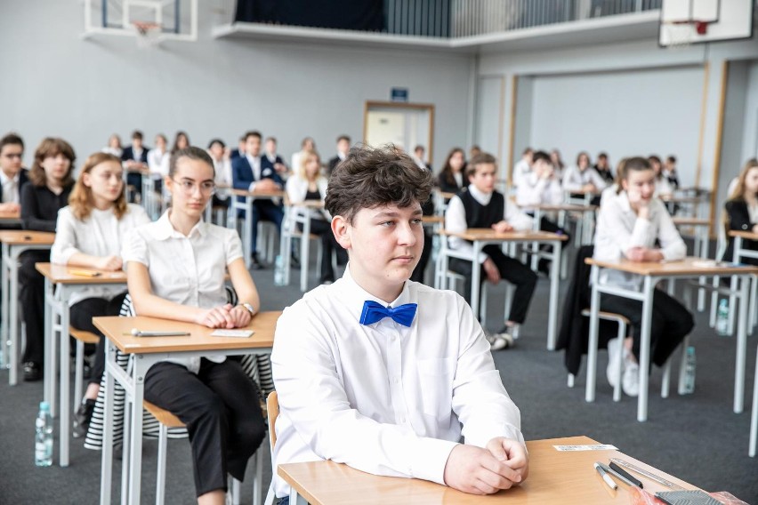 Egzamin ósmoklasisty 2022 z matematyki - odpowiedzi i arkusze CKE. Młodzi białostoczanie mierzyli się z królową nauk (25.05.2022) (zdjęcia)