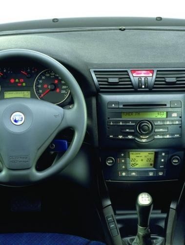 Fot. Fiat: W klimatyzacji automatycznej wystarczy ustawić...