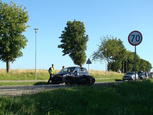 W sobotę po godz. 17  w Kazimierzu Pomorskim doszło do wypadku. Motocyklista nie zachował bezpiecznej odległości przed poprzedzającym go pojazdem.