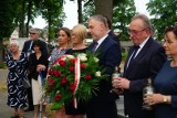W Skokach złożono kwiaty na grobie Stefana Mikołajczaka. W uroczystości wziął udział marszałek Woźniak