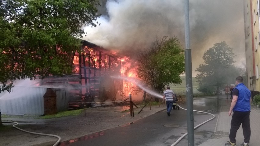 Pożar wybuchł w pustej stodole stojącej przy ul. Wybickiego,...