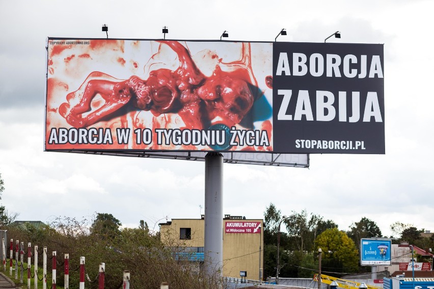 Kontrowersyjne billboardy antyaborcyjne w Warszawie 