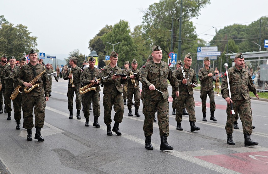 Marsz Szlakiem I Kompanii Kadrowej "Kadrówka" przeszedł ulicami Krakowa [ZDJĘCIA]